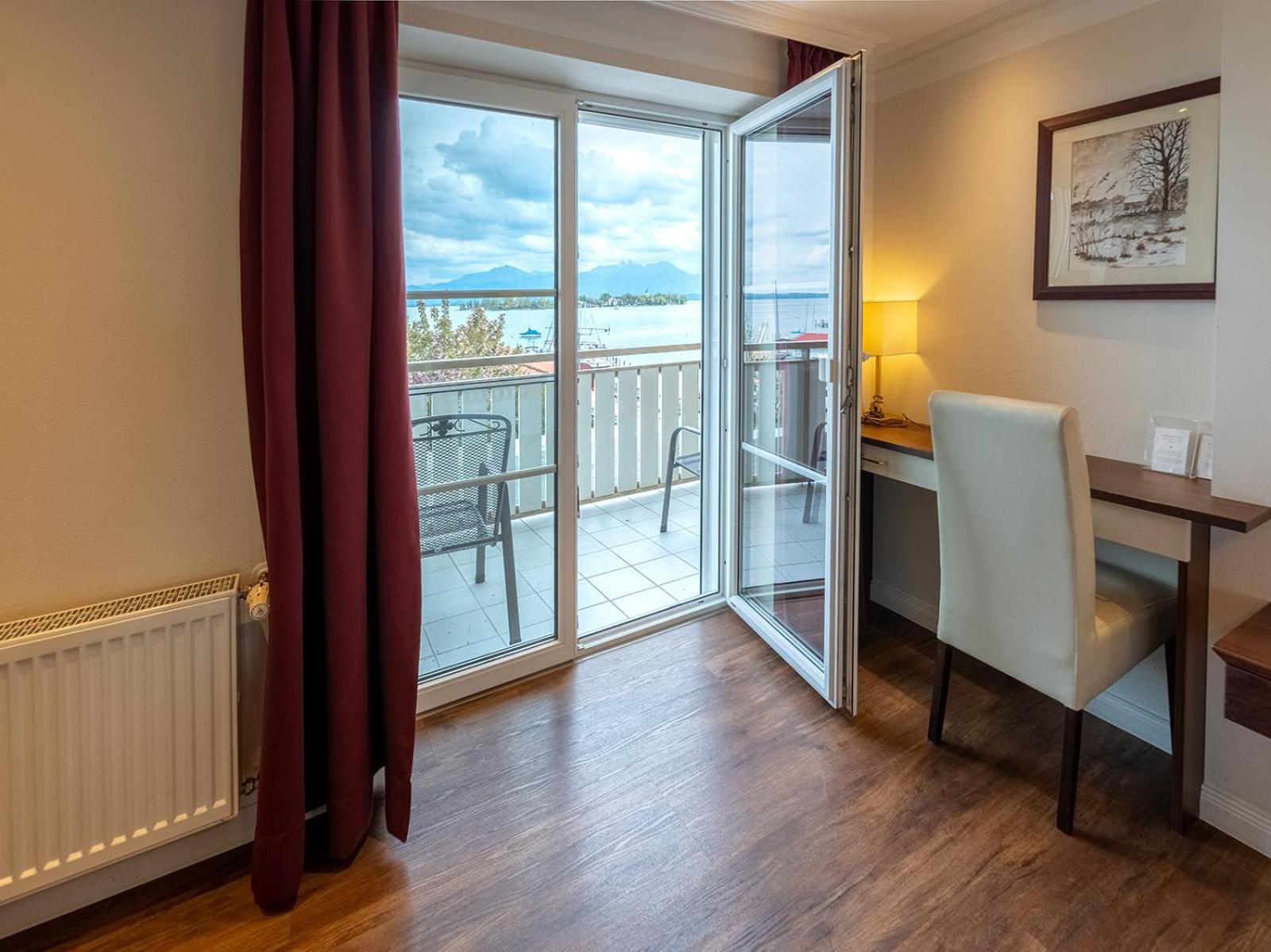 Chiemseestern Vacation & Recreation "Adults Only" Gstadt am Chiemsee Room photo